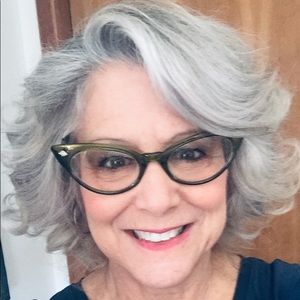 Meet your Posher, Laurie